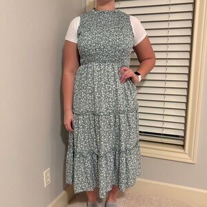 Chic Floral Dress in Green